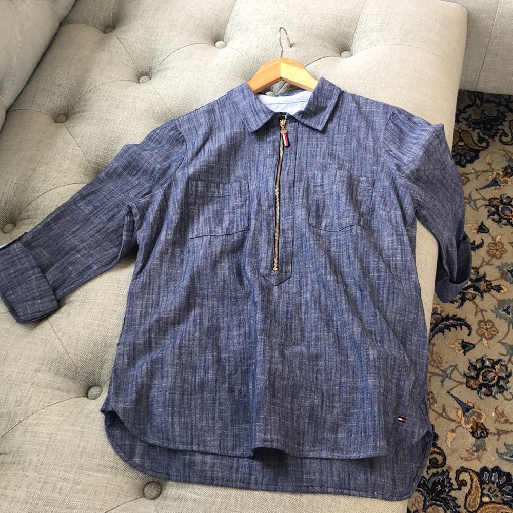 NWT Tommy Hilfiger chambray 3/4 zip blouse. size small